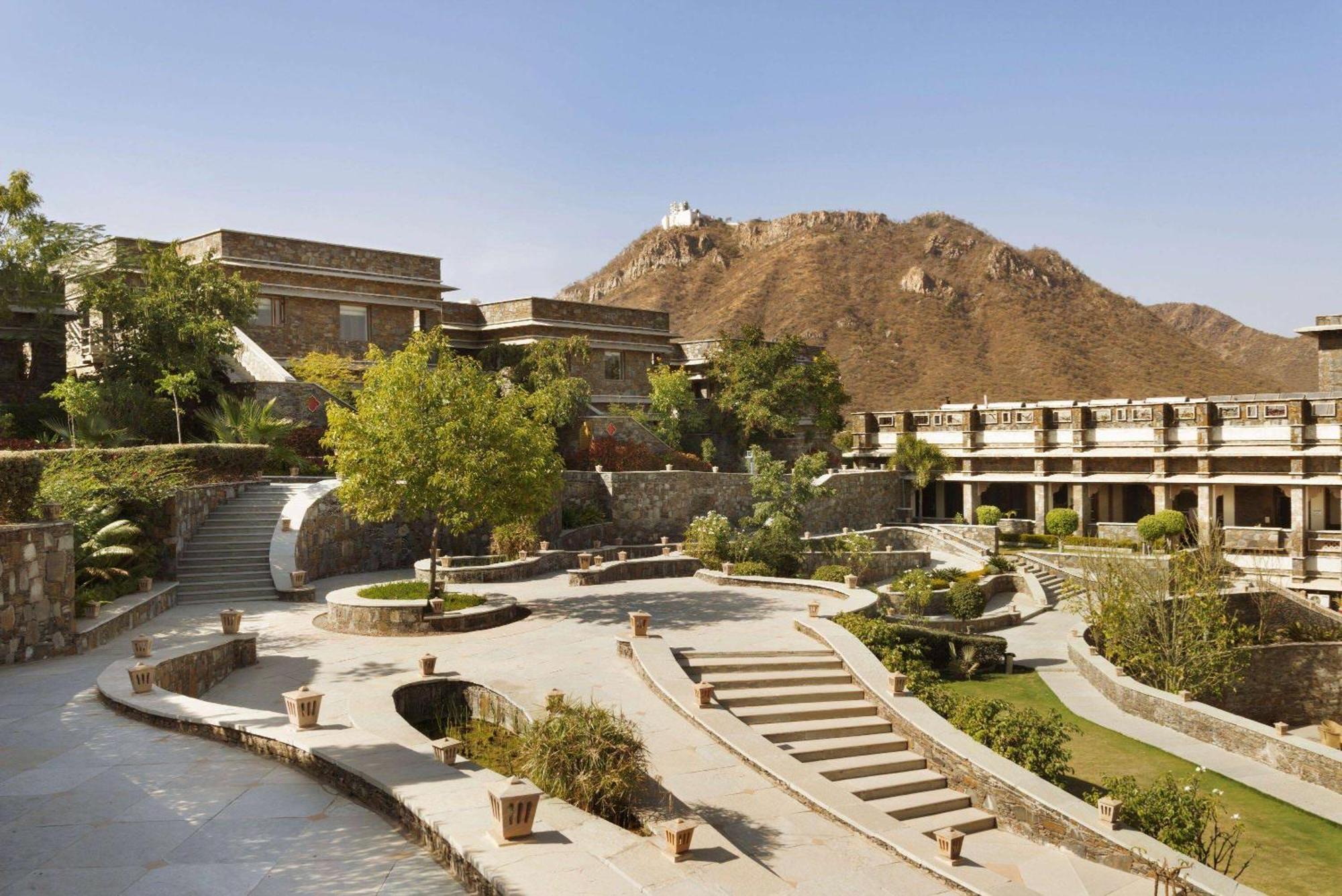 Ramada Udaipur Resort & Spa Luaran gambar