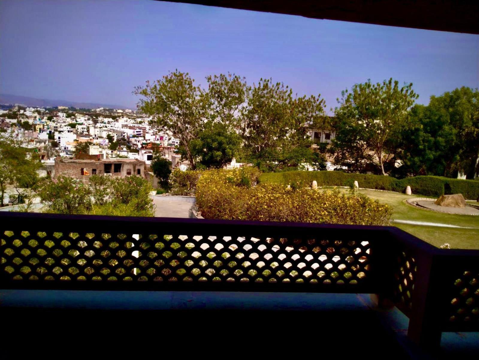 Ramada Udaipur Resort & Spa Luaran gambar