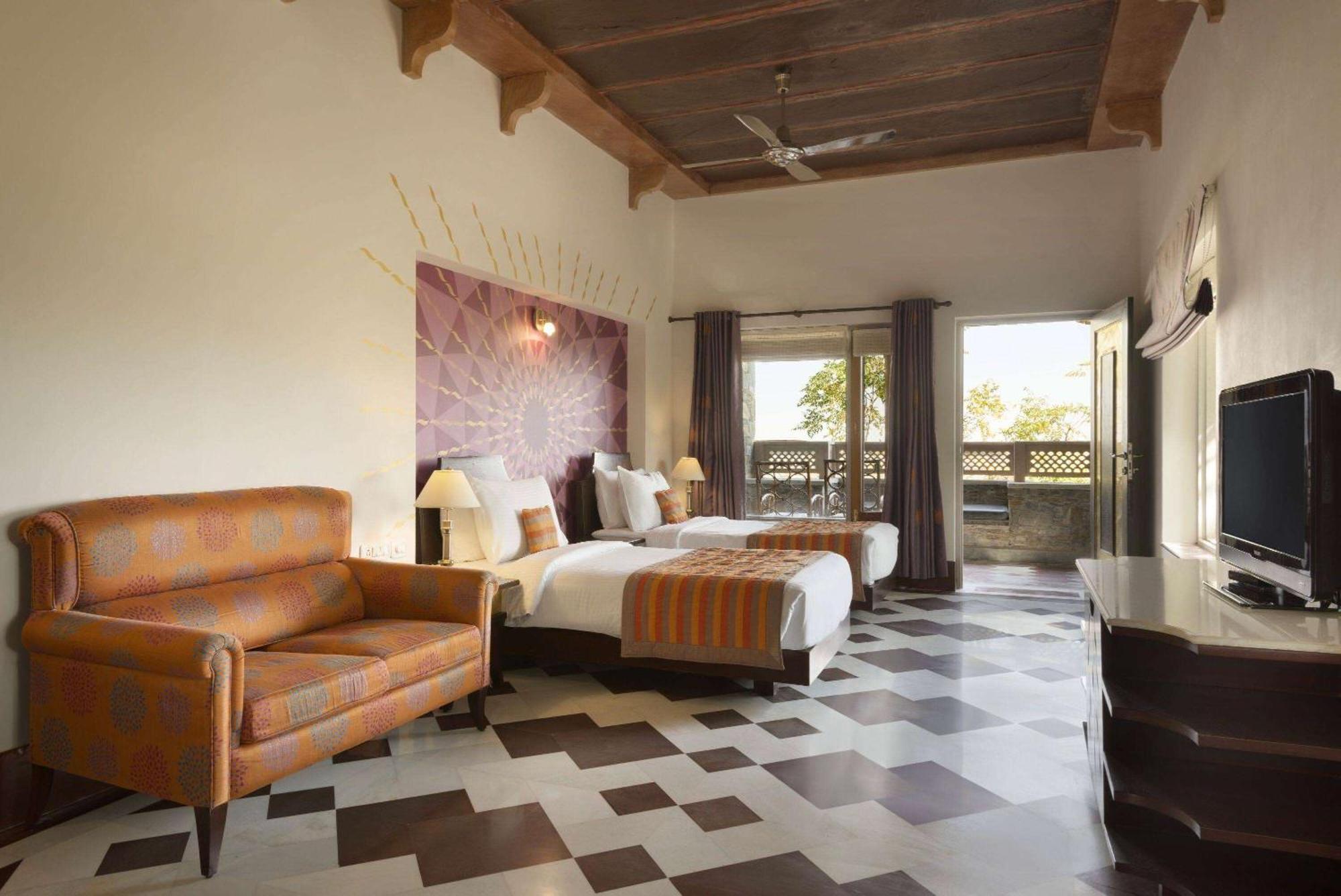 Ramada Udaipur Resort & Spa Luaran gambar