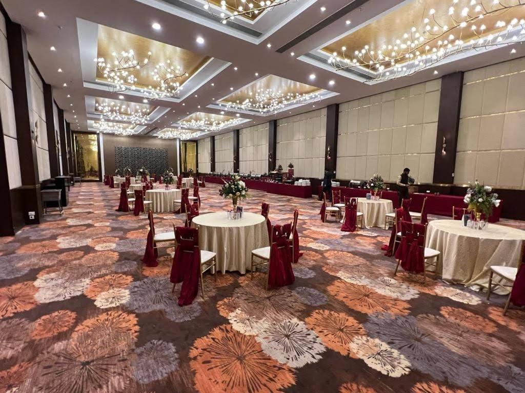 Ramada Udaipur Resort & Spa Luaran gambar