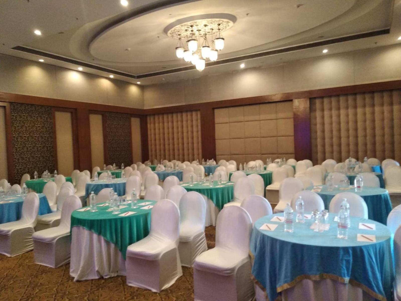 Ramada Udaipur Resort & Spa Luaran gambar